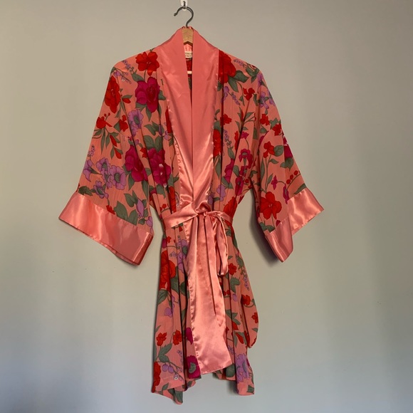 Victoria's Secret Other - Victoria’s Secret Vintage Floral Short Robe Satin